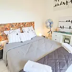 Vue & Tour Odeon - Piscine - Parking - Av Apartamento